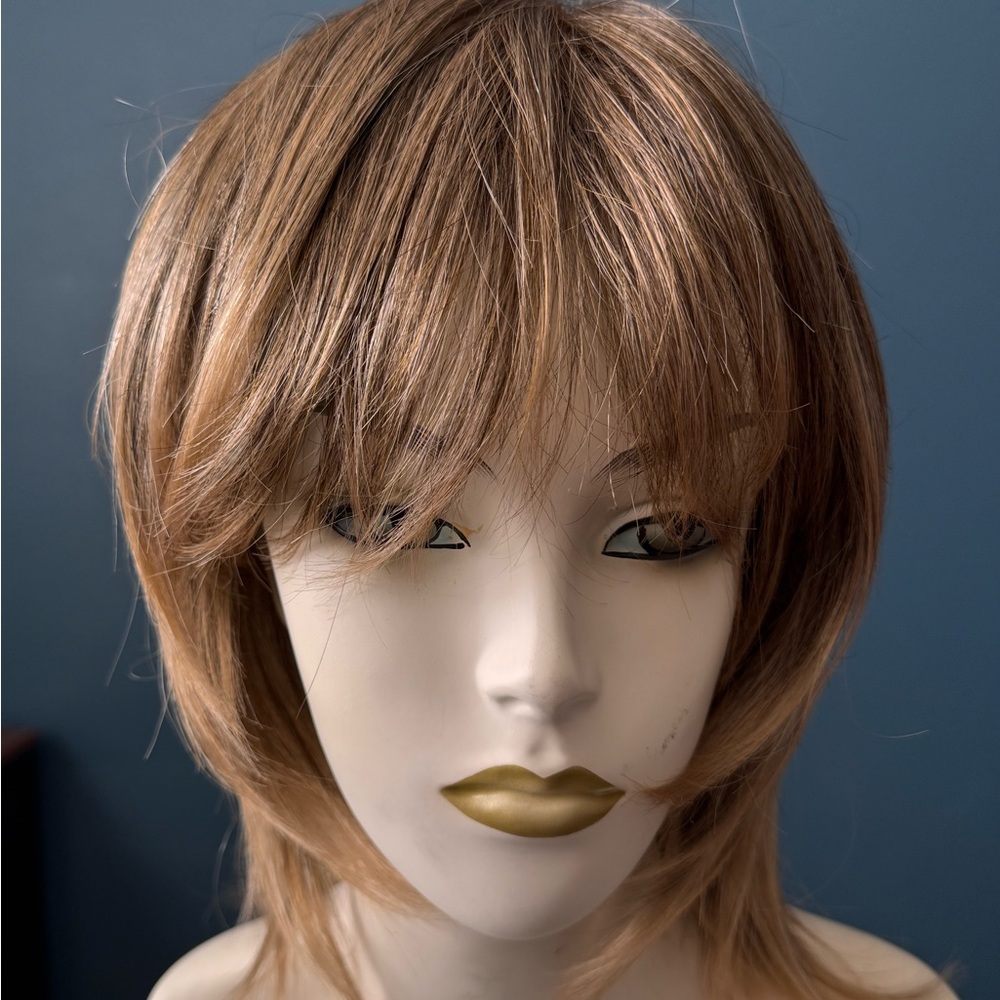 Allure Light Brown Women's Wig - Viola 24/18T Buttered Toast